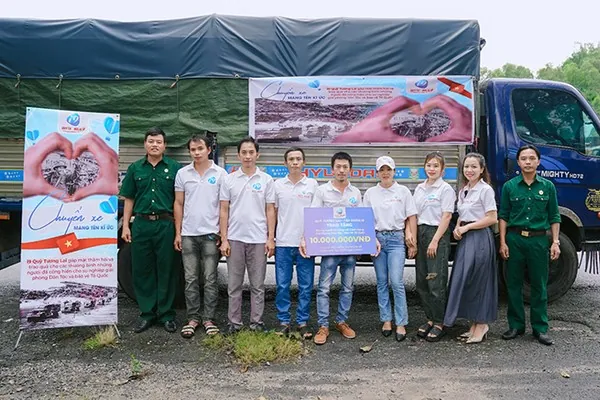 Chuyên viên hỗ trợ W88 đang tư vấn khách hàng